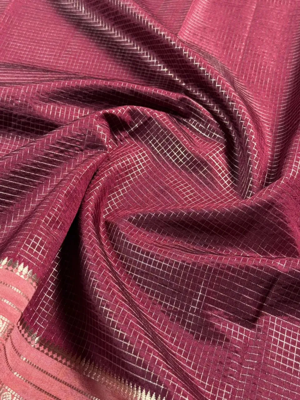 Elegant Checks Uppada Silk Saree 