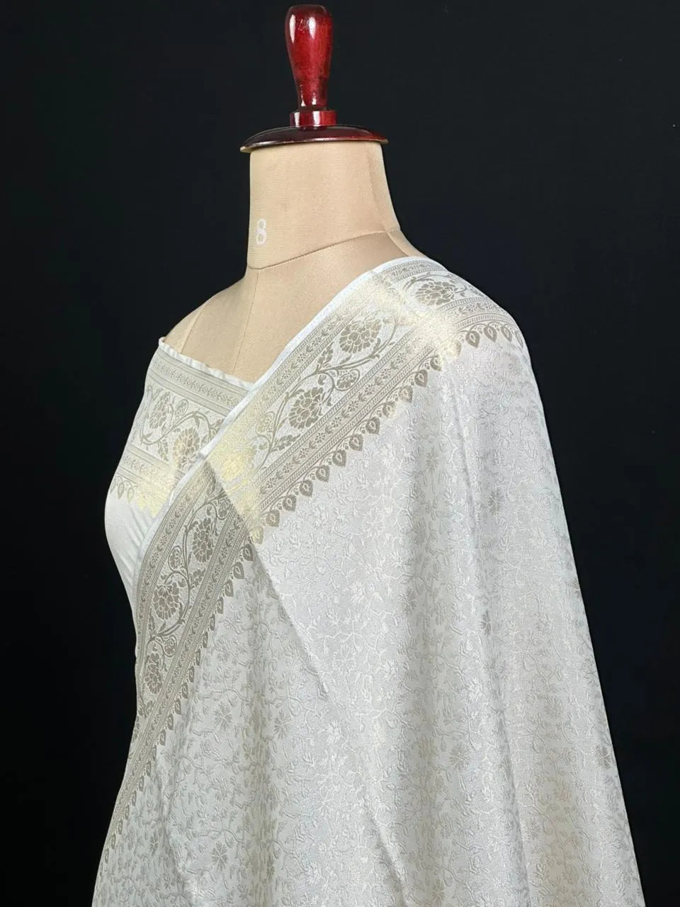 Binny Crepe Saree – Crepe Delight