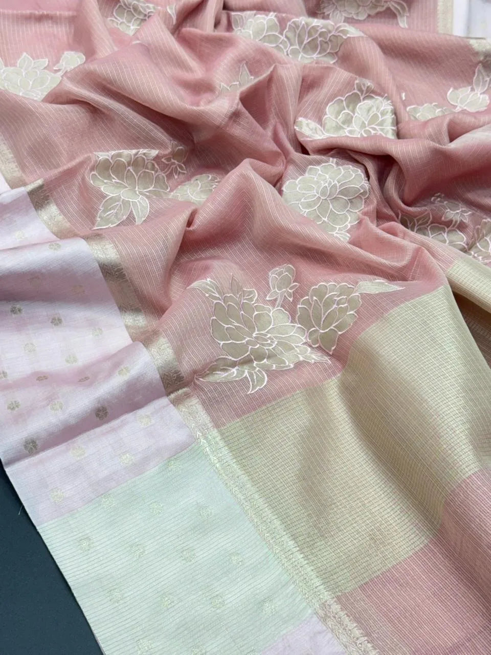 Subtle Shine, Grand Style – Kota Tissue