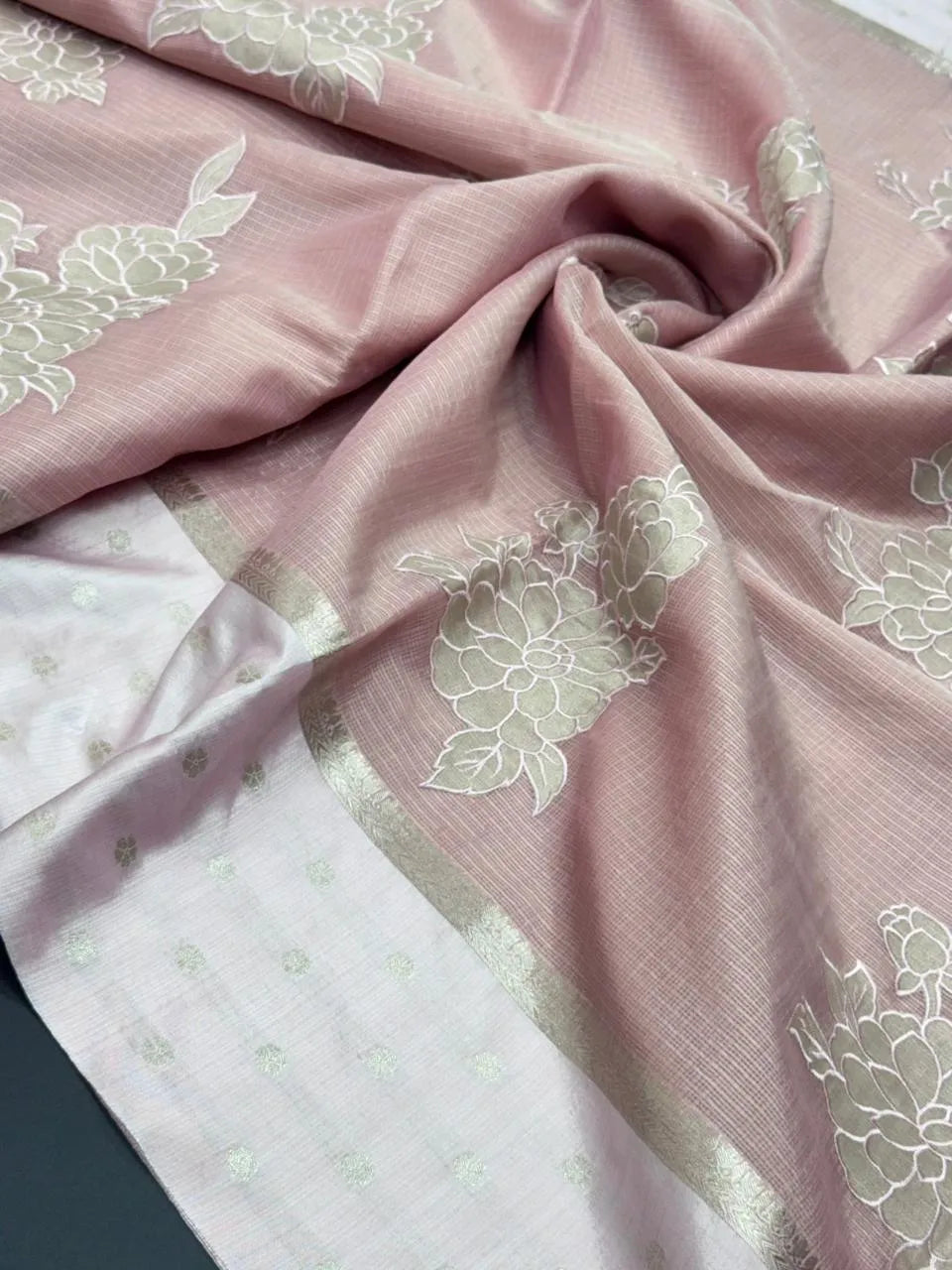 Subtle Shine, Grand Style – Kota Tissue