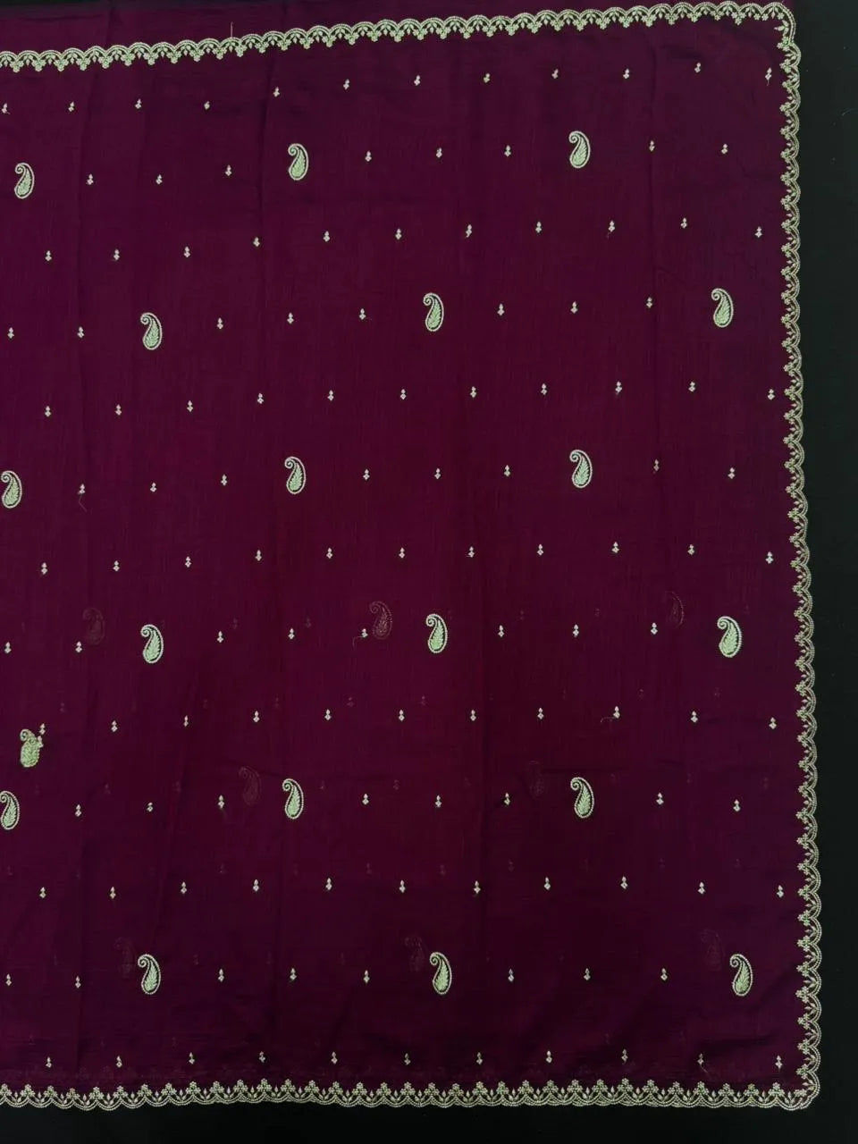 Stylish Raw Silk Blend Saree – Perfect for Festive Occasions (Finedine)