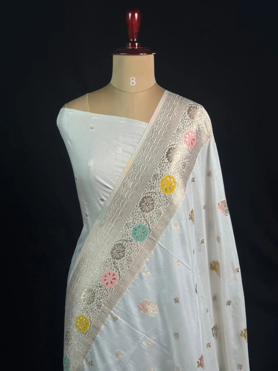 Floral Buta Woven Georgette Semi-Banarasi Saree