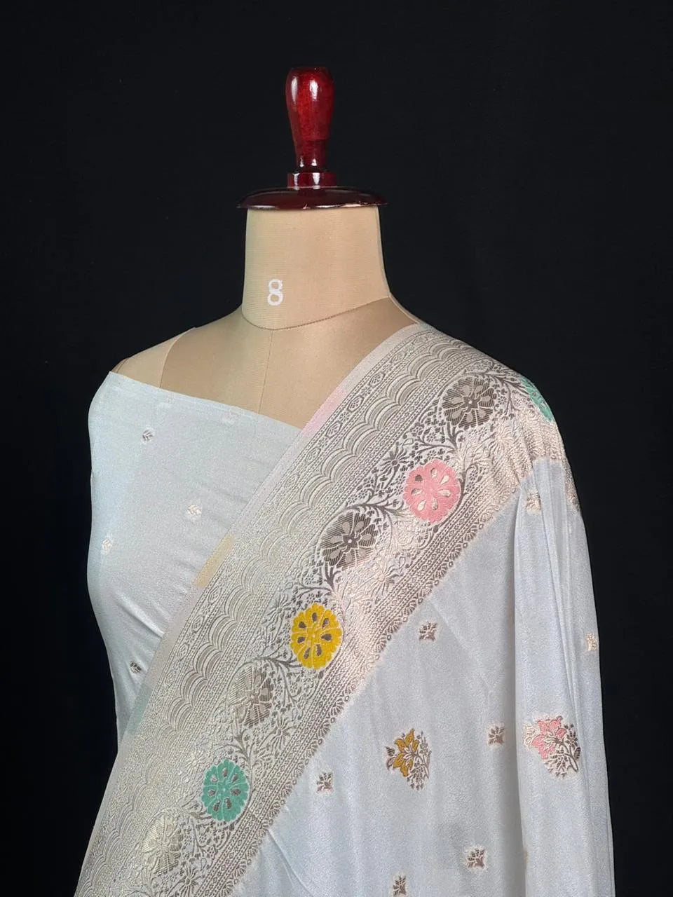 Floral Buta Woven Georgette Semi-Banarasi Saree