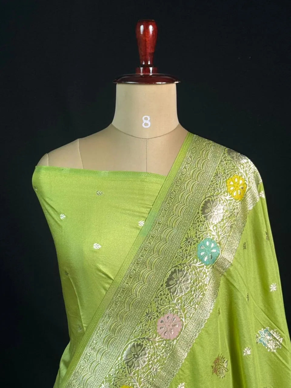 Floral Buta Woven Georgette Semi-Banarasi Saree