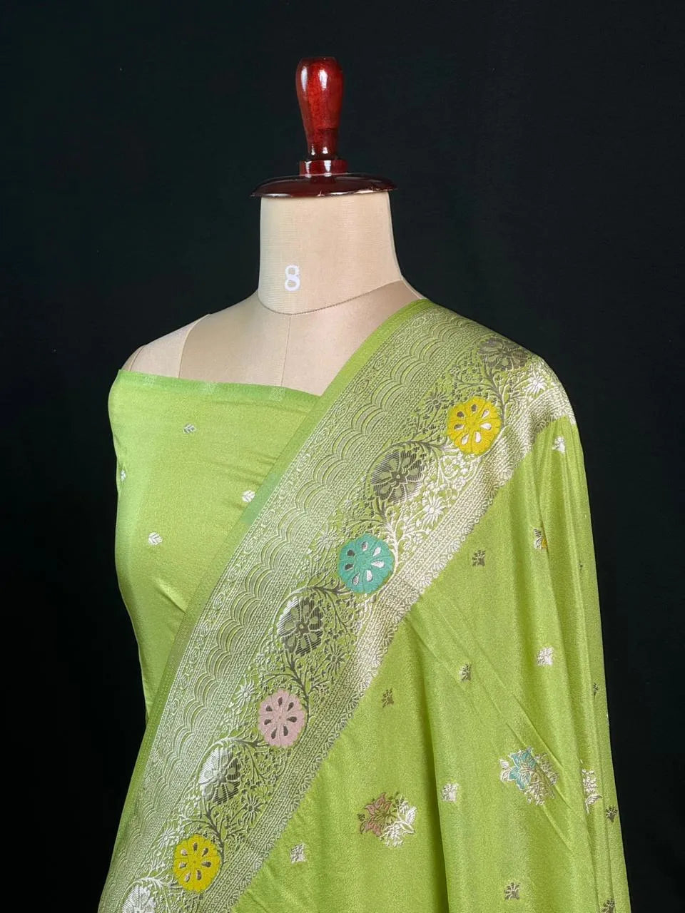 Floral Buta Woven Georgette Semi-Banarasi Saree