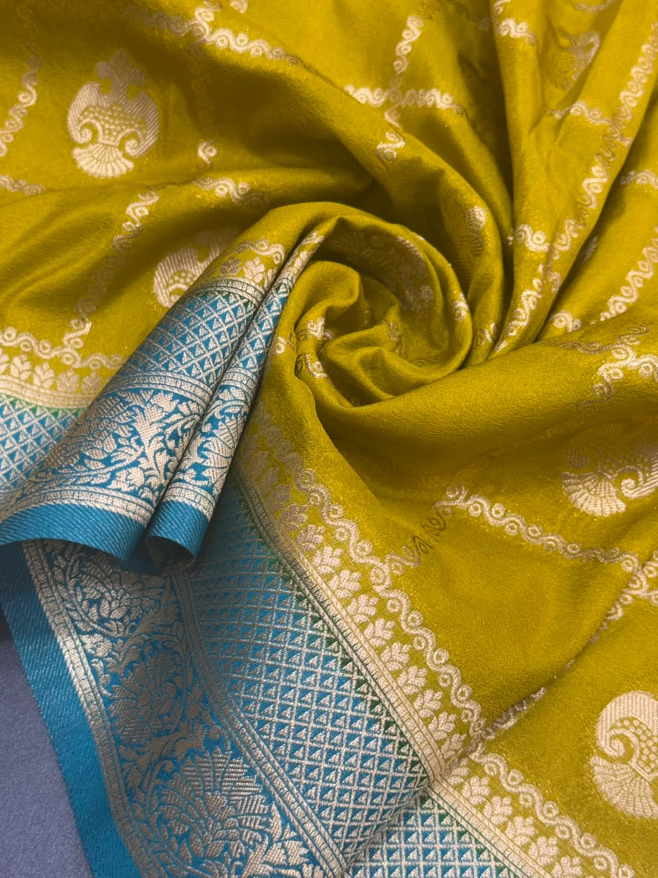 Semi Banarasi Khaddi Georgette Chex Buta Saree