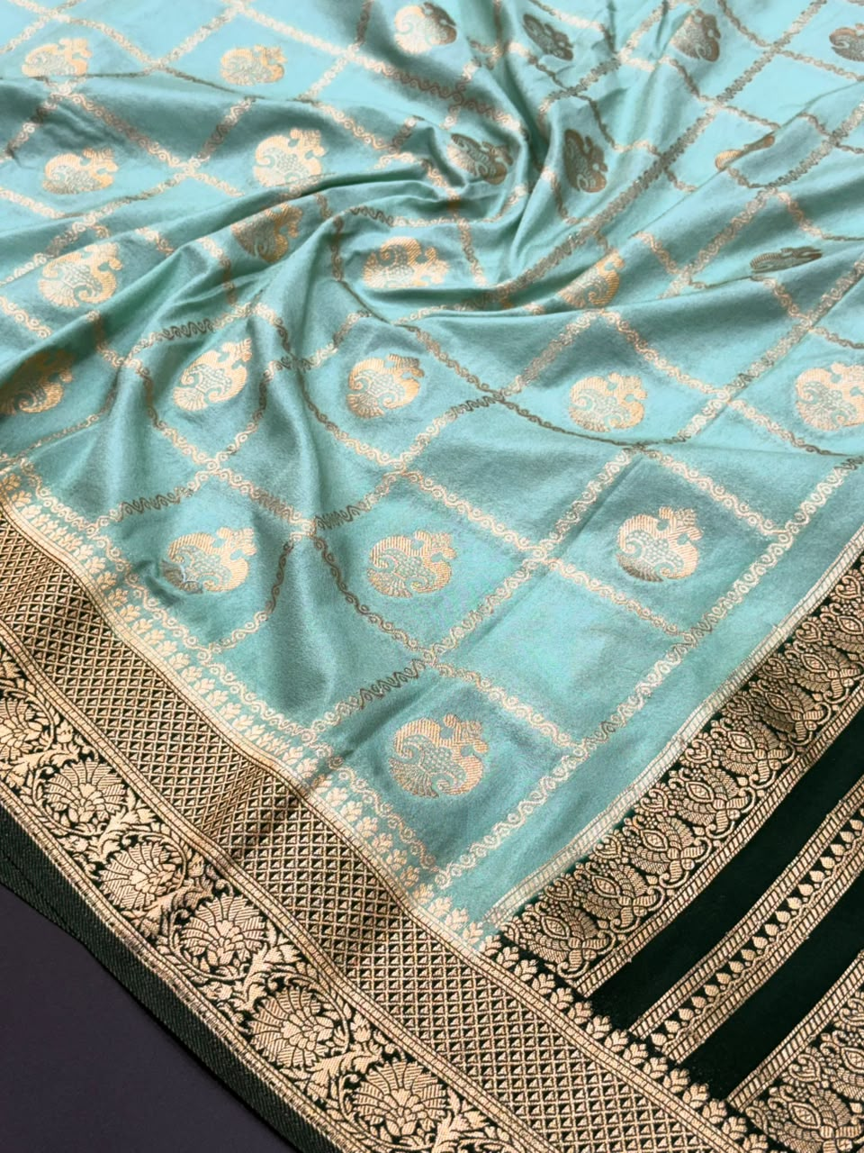 Semi Banarasi Khaddi Georgette Chex Buta Saree