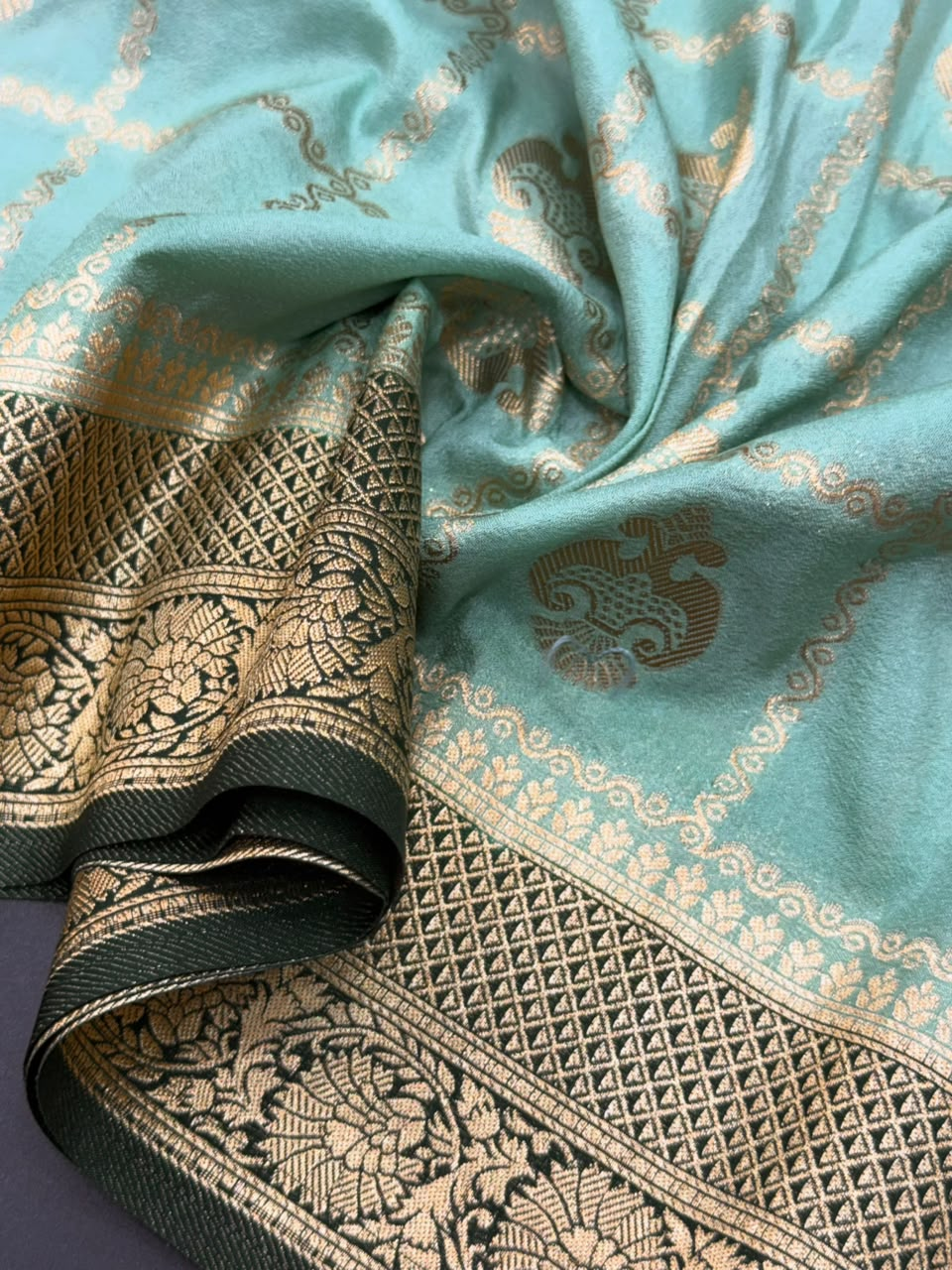 Semi Banarasi Khaddi Georgette Chex Buta Saree