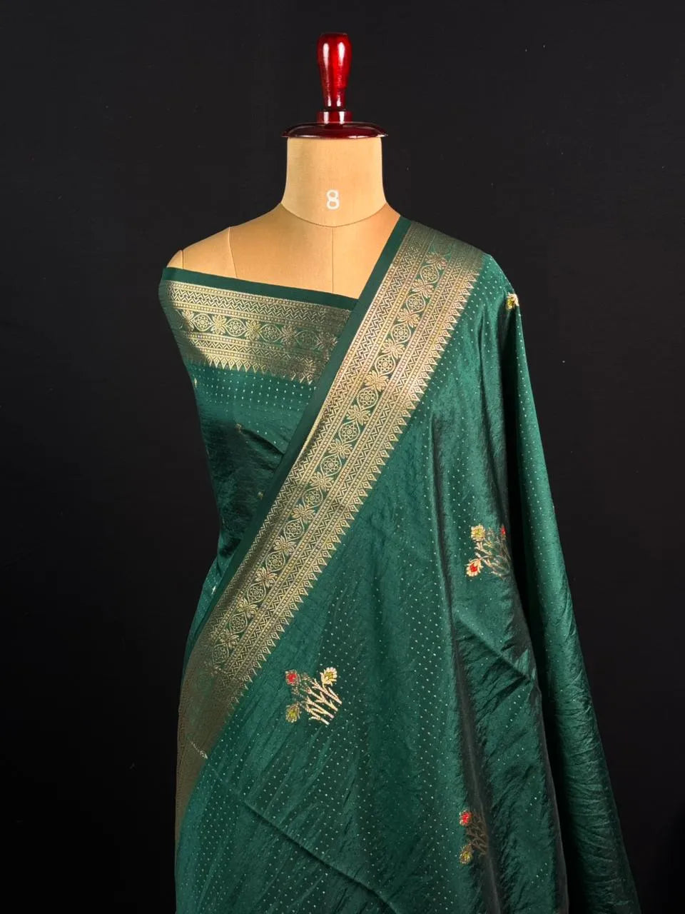  Seni Elegant Raw Silk Saree
