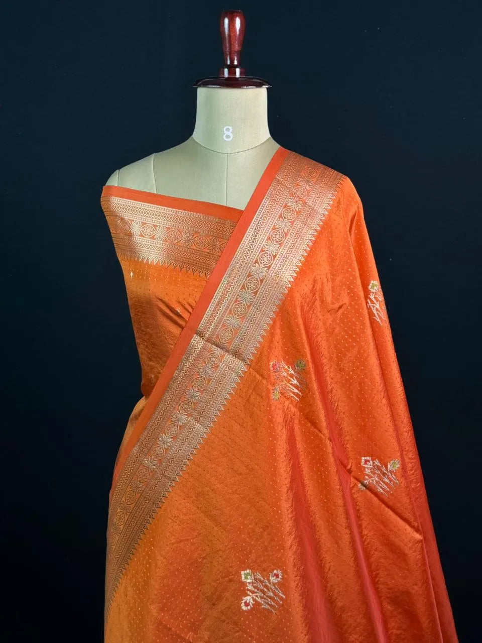  Seni Elegant Raw Silk Saree