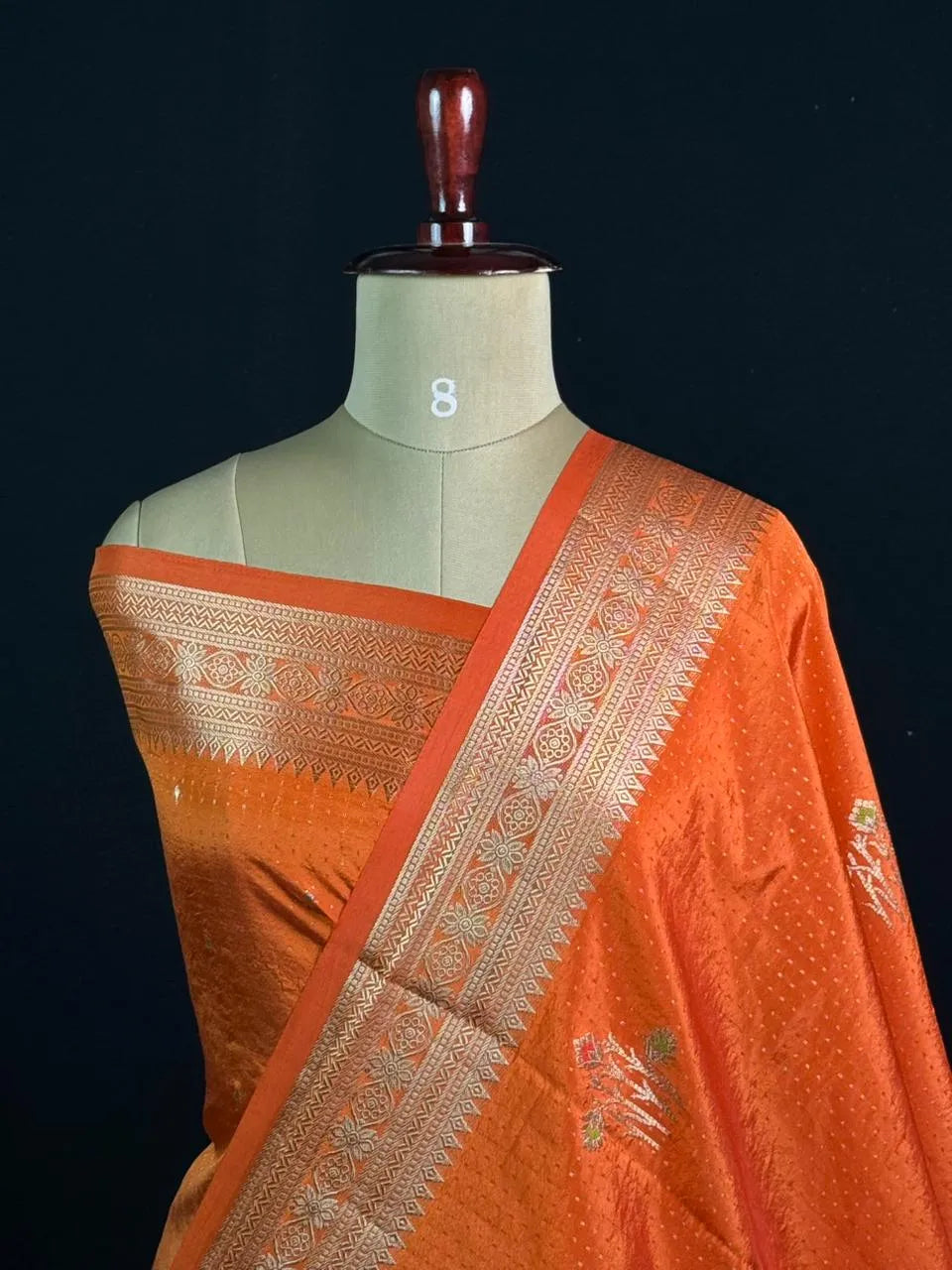  Seni Elegant Raw Silk Saree