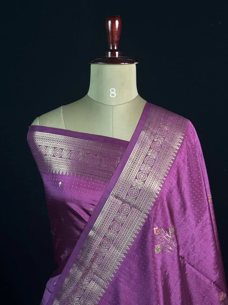  Seni Elegant Raw Silk Saree