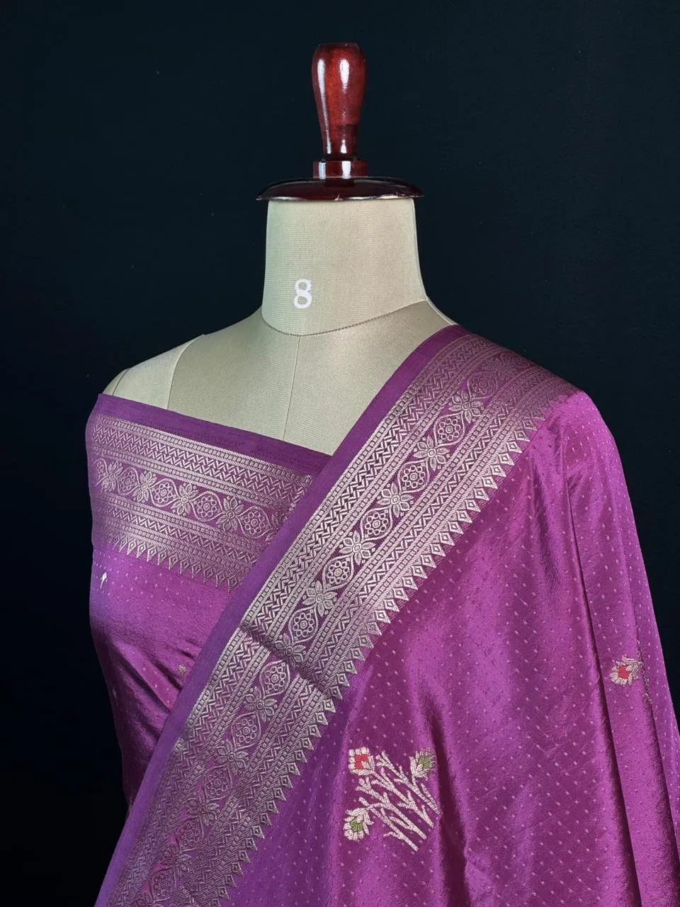  Seni Elegant Raw Silk Saree