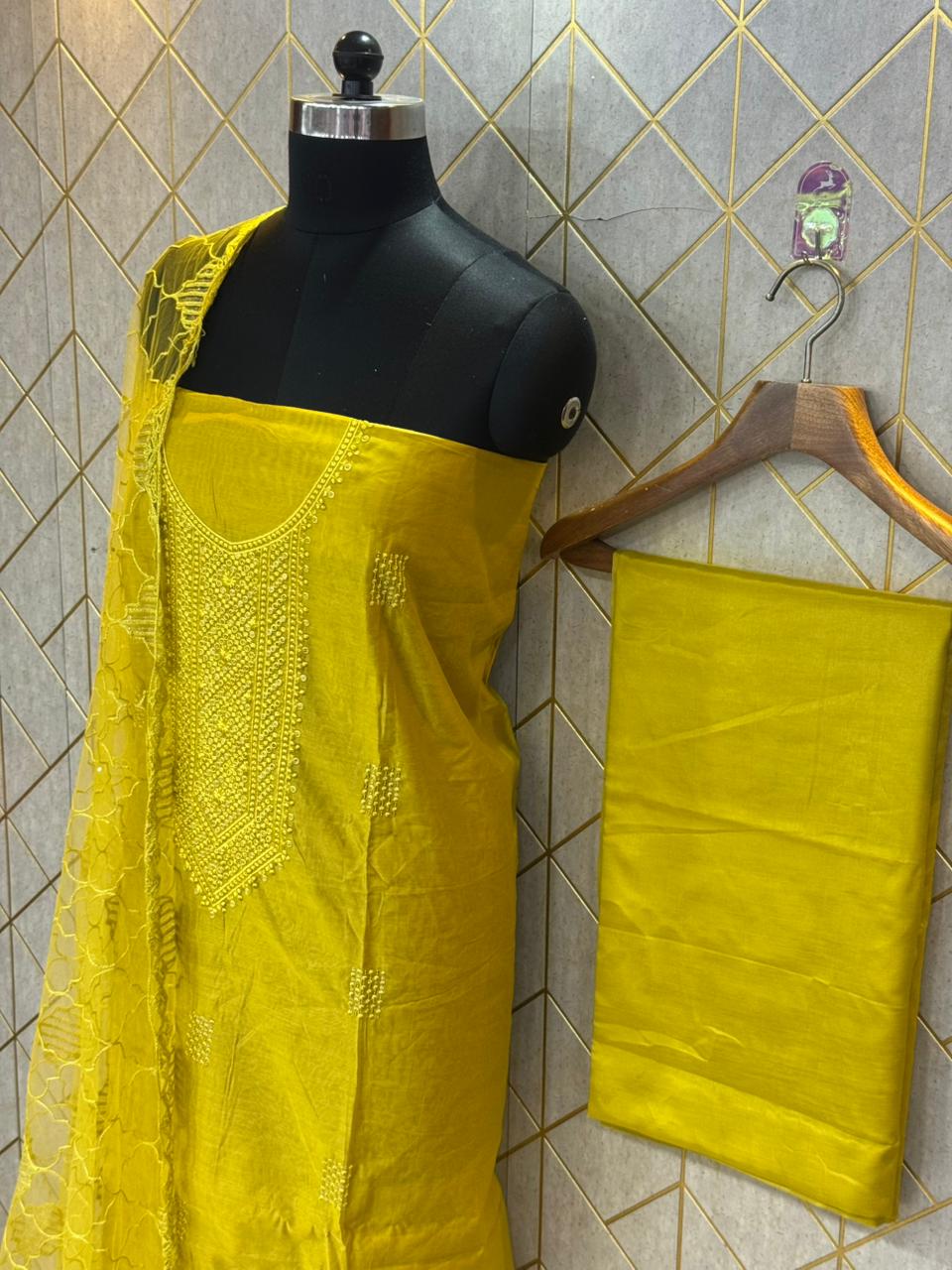 Ethereal Tradition – Pure Raw Silk Unstitched Ensemble