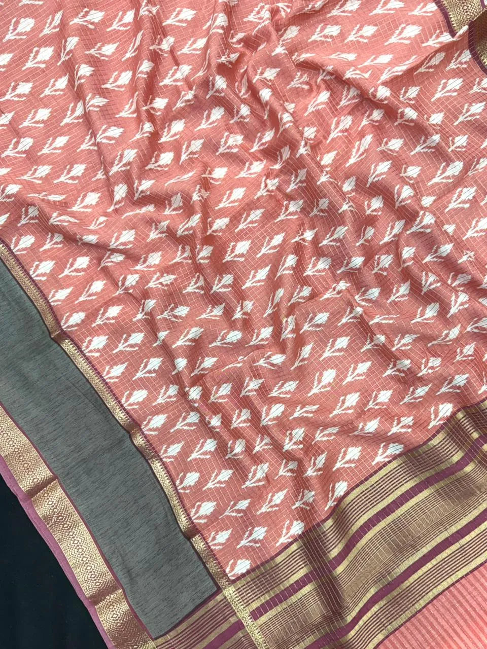 Hp prints  Saree –  Elegance with Zari Detailing 