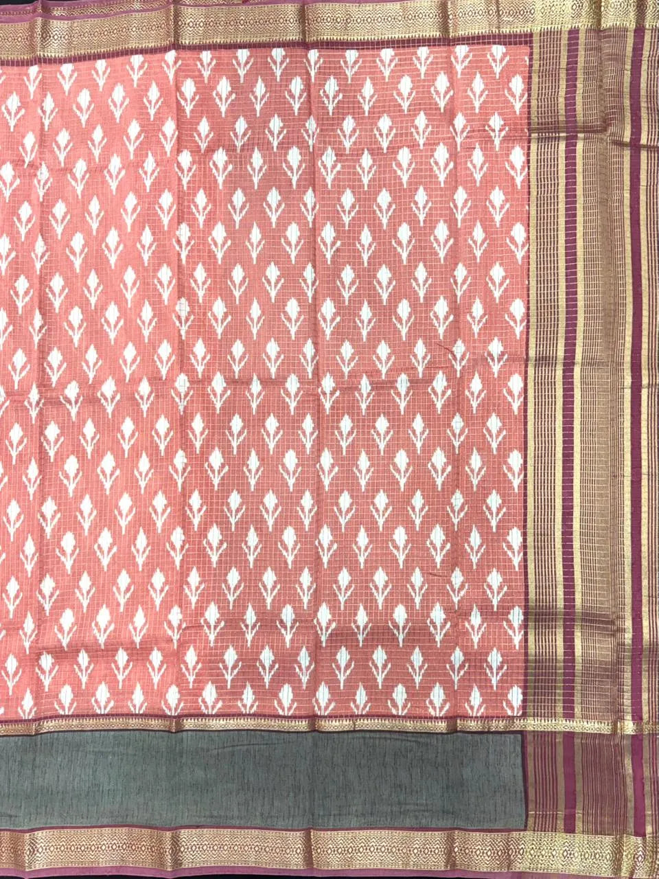 Hp prints  Saree –  Elegance with Zari Detailing 