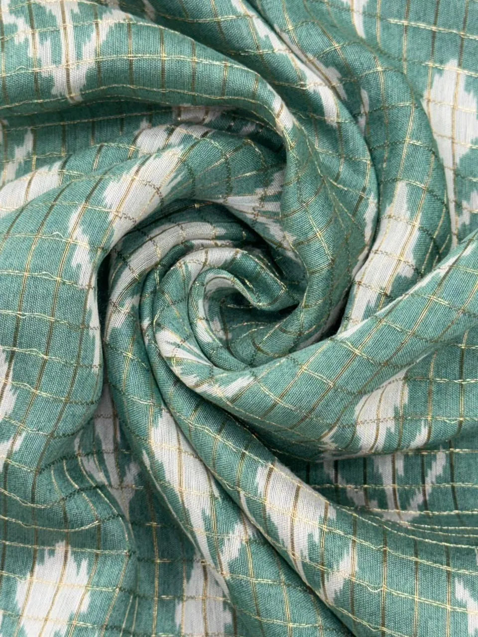 Hp prints  Saree –  Elegance with Zari Detailing 