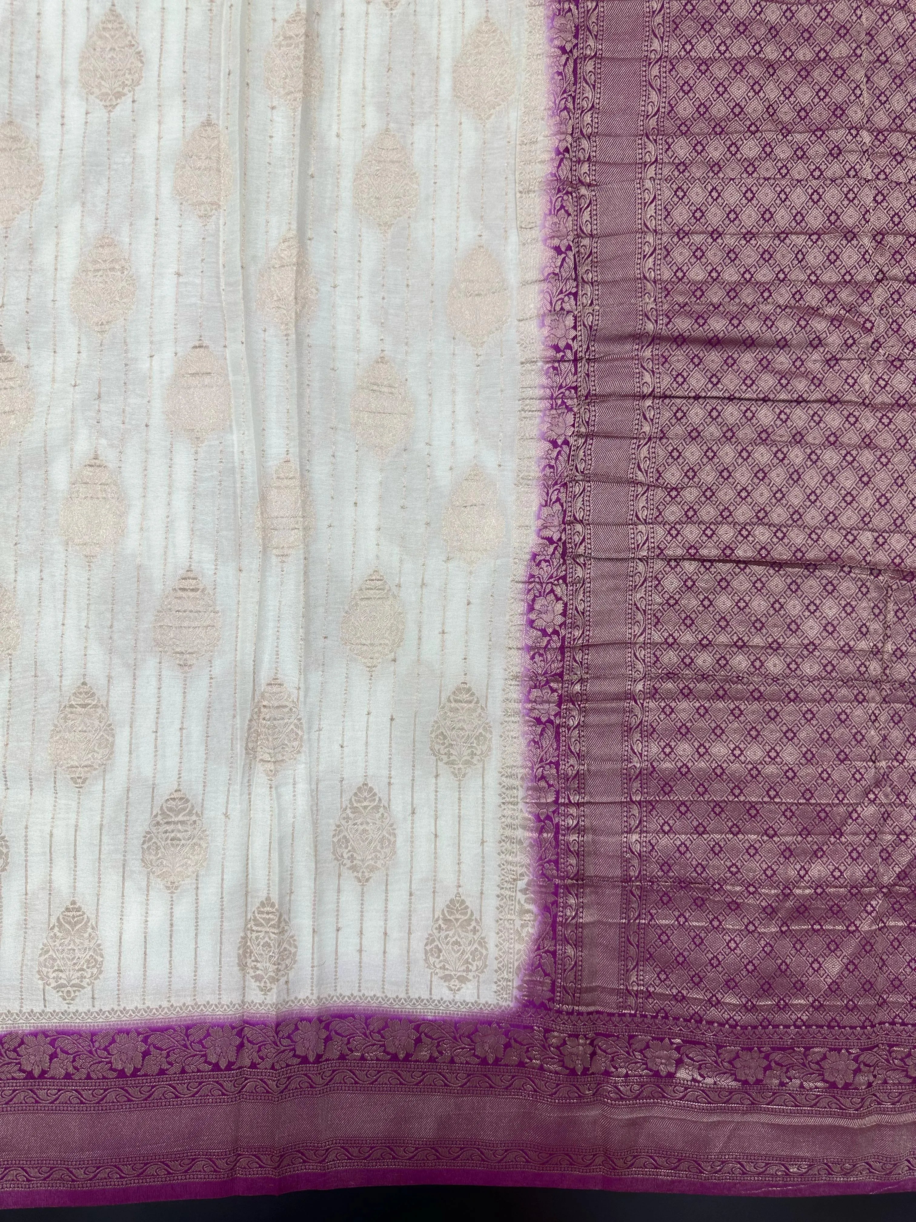 A Banarasi Cont SP With Rich Zari Weave Work