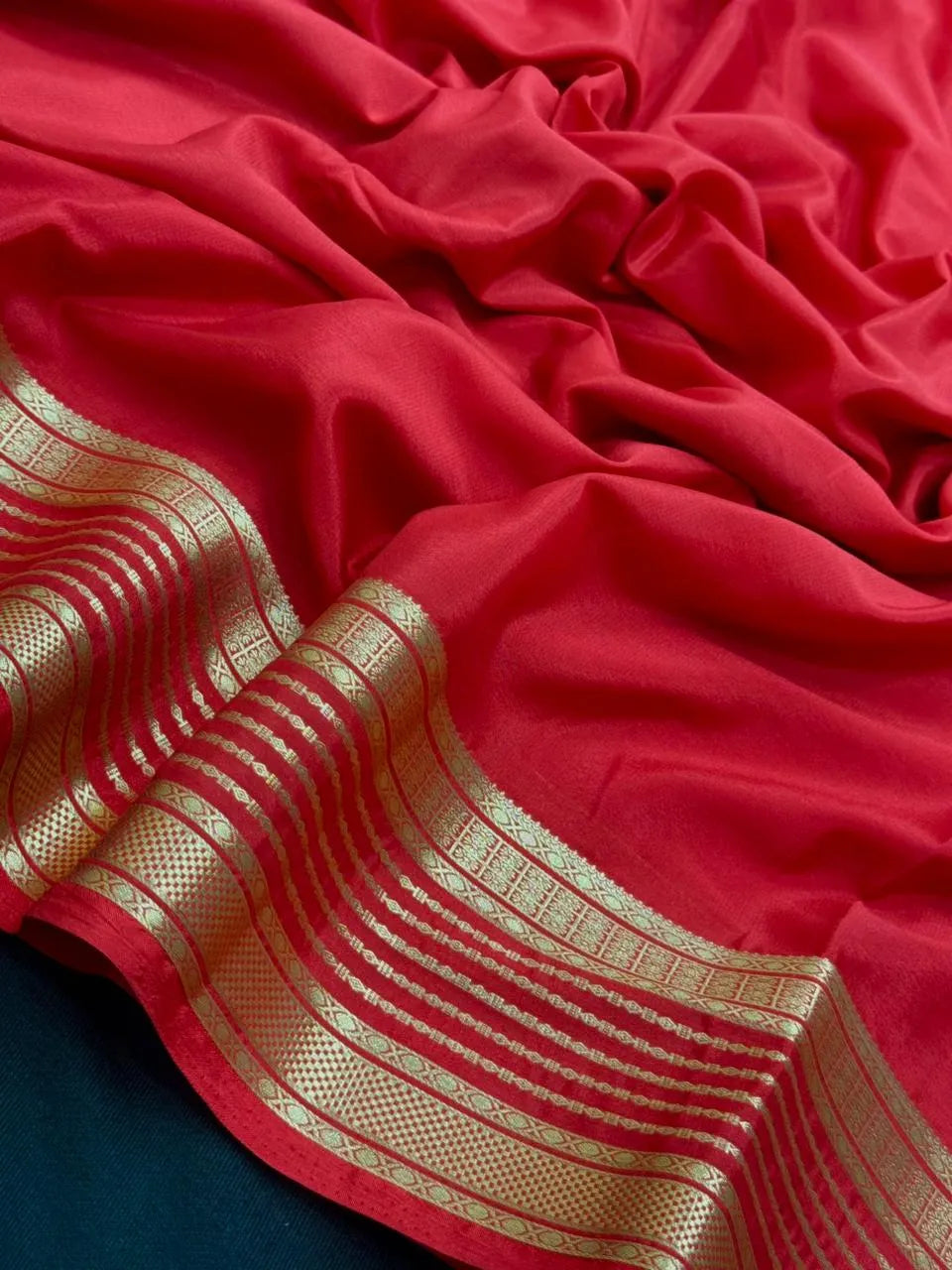 Luxe Drapes: Semi Mysore Crepe Silk Saree for Timeless Elegance-(KH Anusuya) 