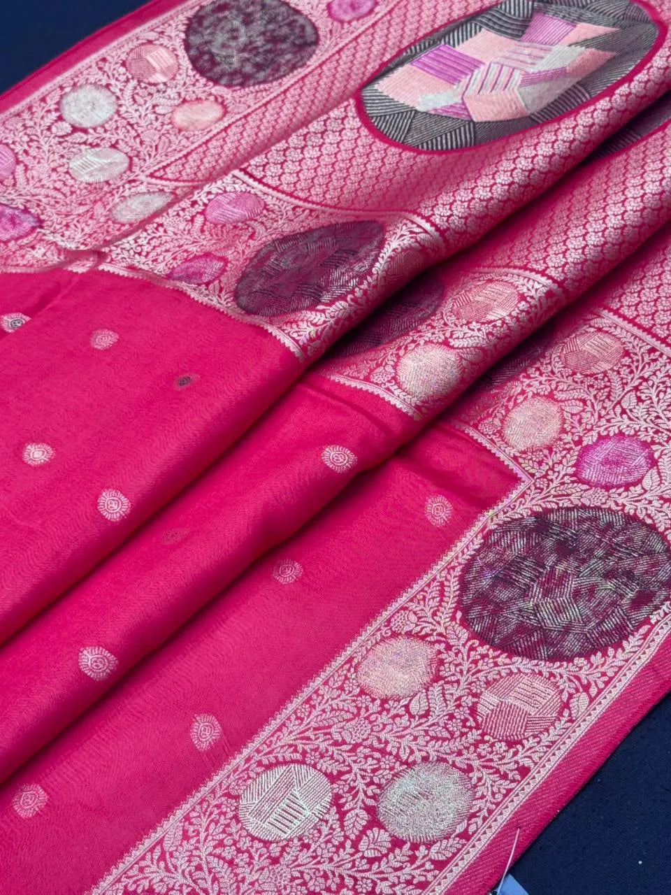 Silk Aura Elegance-Kanchi Temple