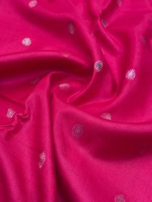 Silk Aura Elegance-Kanchi Temple