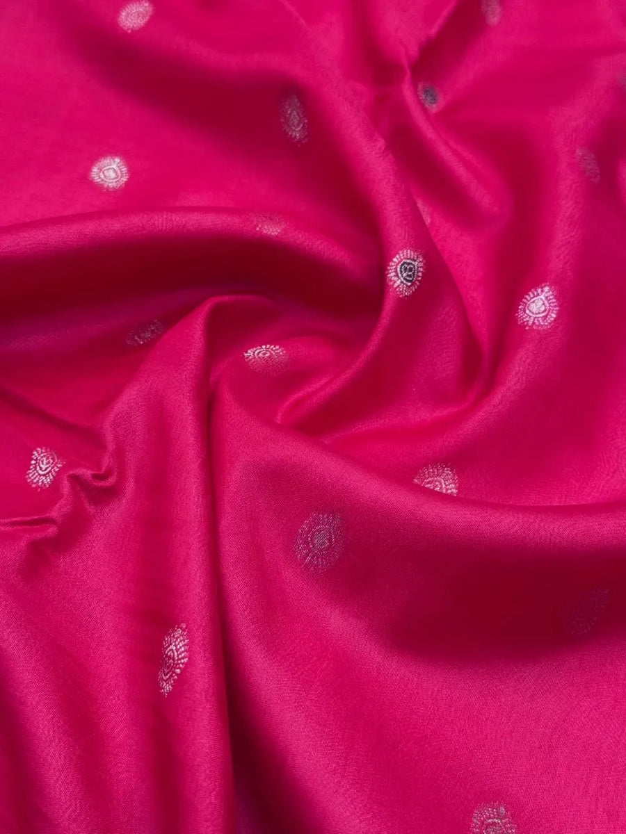 Silk Aura Elegance-Kanchi Temple