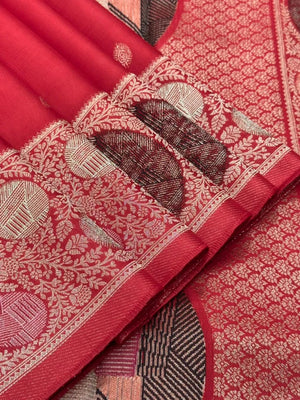 Silk Aura Elegance-Kanchi Temple