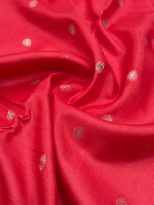 Silk Aura Elegance-Kanchi Temple