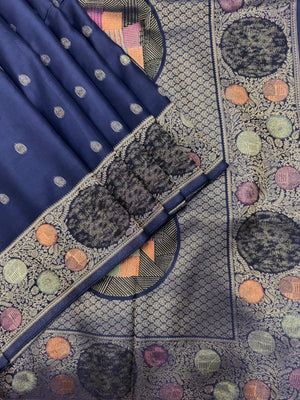 Silk Aura Elegance-Kanchi Temple