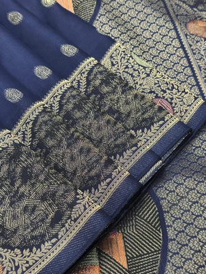 Silk Aura Elegance-Kanchi Temple