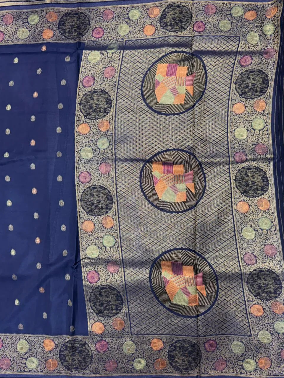 Silk Aura Elegance-Kanchi Temple