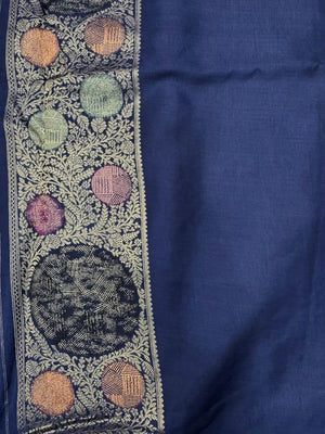 Silk Aura Elegance-Kanchi Temple