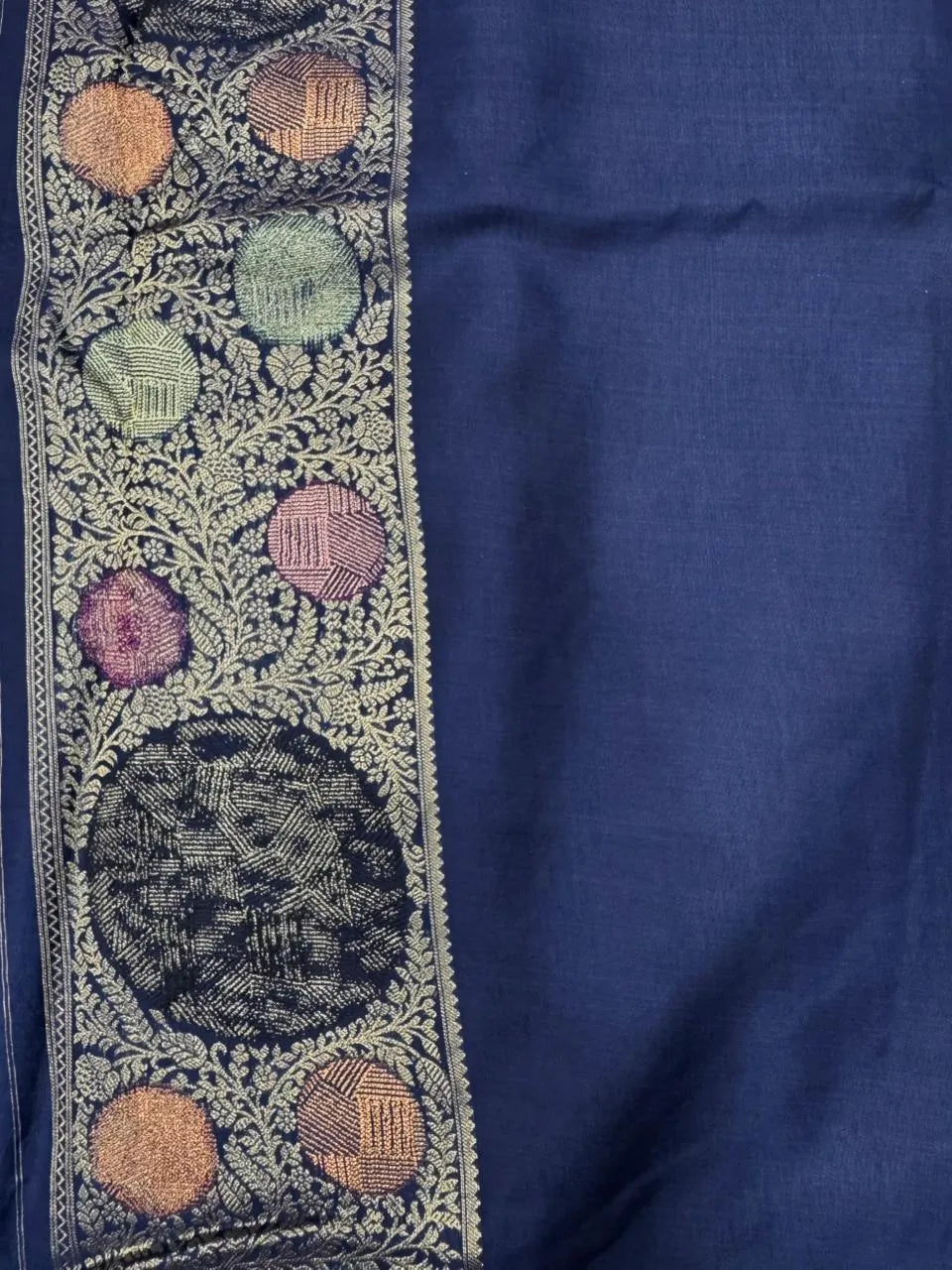 Silk Aura Elegance-Kanchi Temple