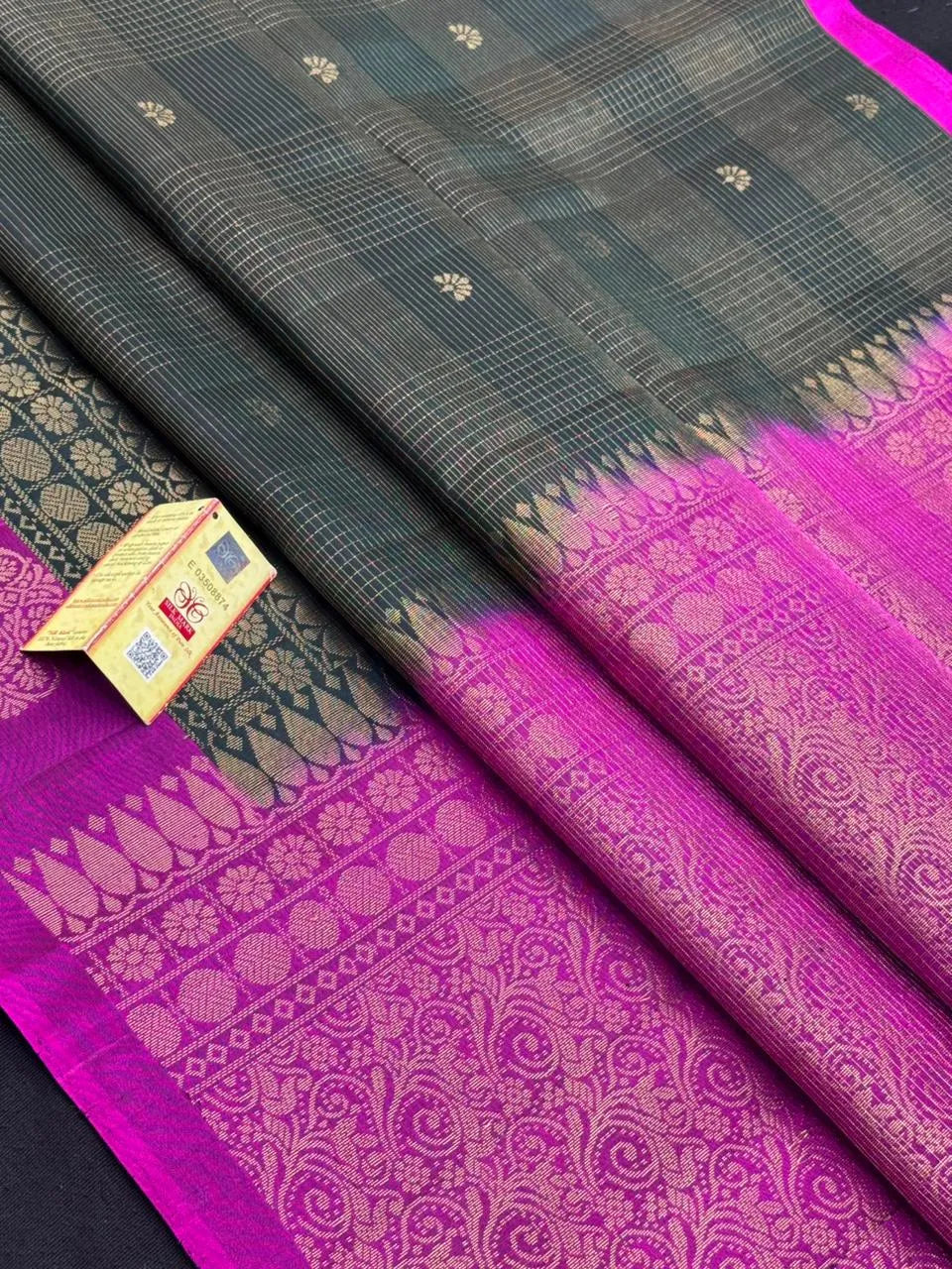 Golden Chex Pure Kanjivaram Silk Saree
