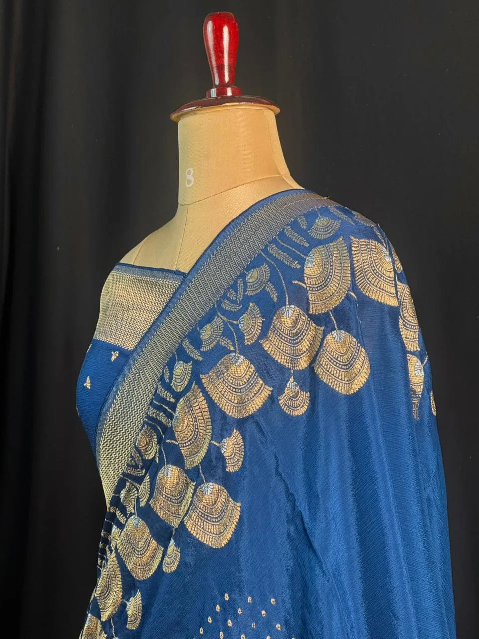 Simple Yet Stunning Khaddi Chiffon Saree Look