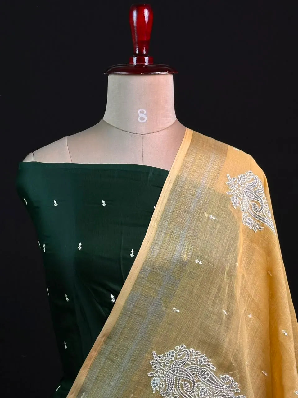 Timeless Linen Silk Saree – Perfect for Festive & Ethnic Wear