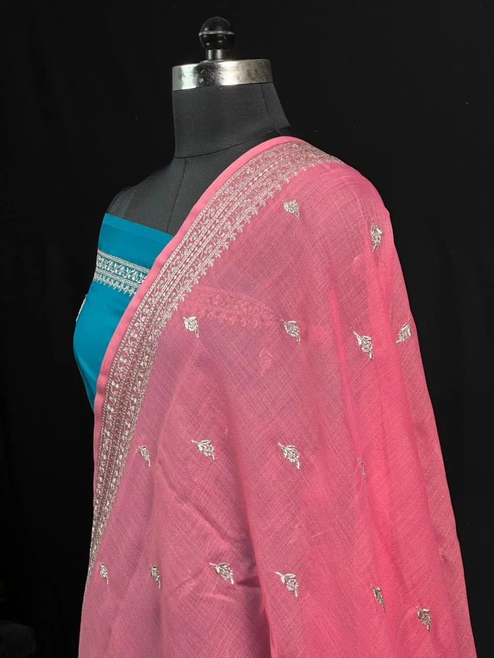 Timeless Linen Silk Saree – Perfect for Festive & Ethnic Wear 