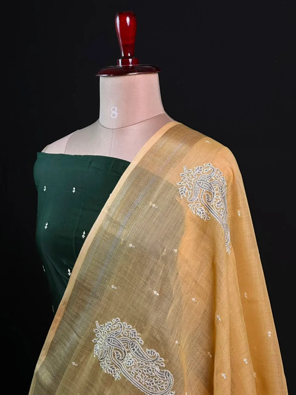 Timeless Linen Silk Saree – Perfect for Festive & Ethnic Wear