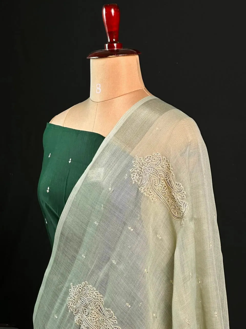 Timeless Linen Silk Saree – Perfect for Festive & Ethnic Wear