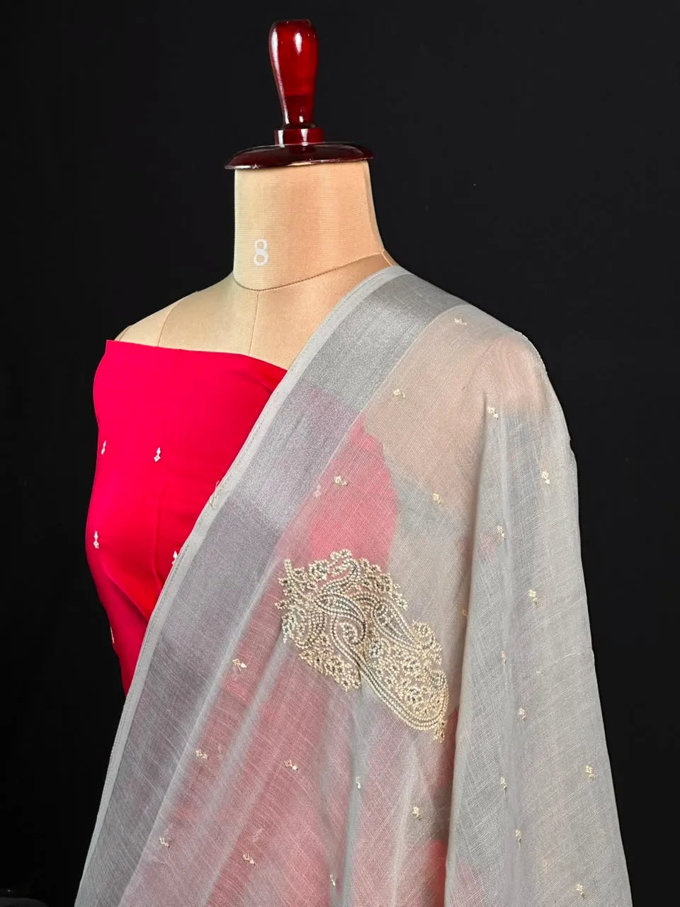 Timeless Linen Silk Saree – Perfect for Festive & Ethnic Wear