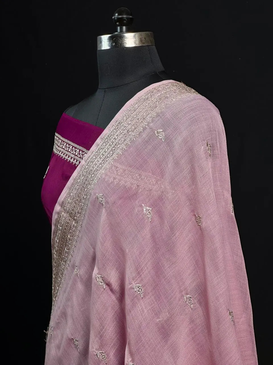 Timeless Linen Silk Saree – Perfect for Festive & Ethnic Wear 
