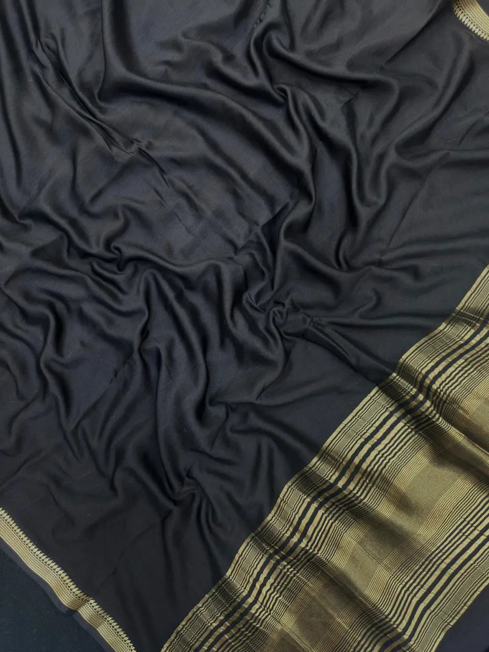 Handcrafted Musk Cotton Saree with Smooth Finish (NS Vinita)