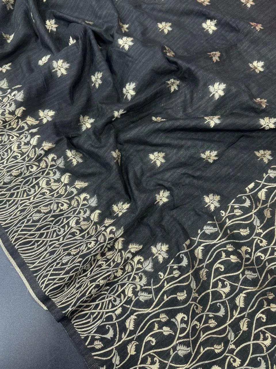 Regal Floral Zari Woven Raw Silk Saree
