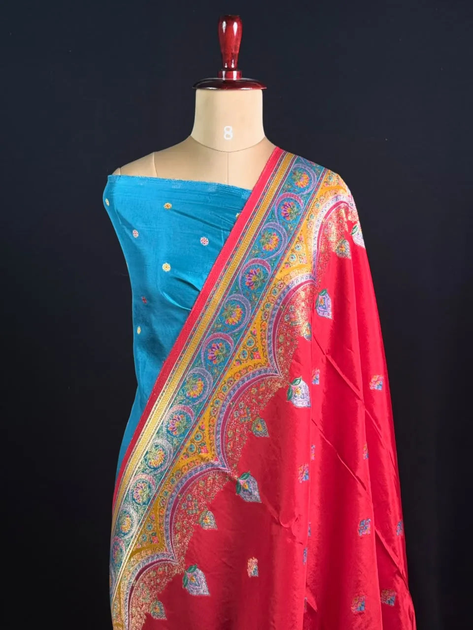 Premium Pashmina Saree with Intricate Paisley Motifs & Ornate Heritage Border