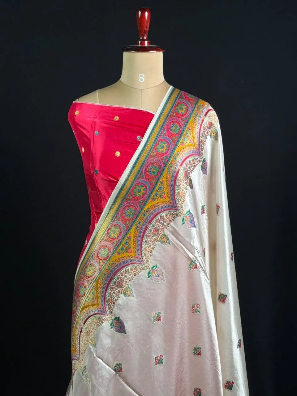 Premium Pashmina Saree with Intricate Paisley Motifs & Ornate Heritage Border