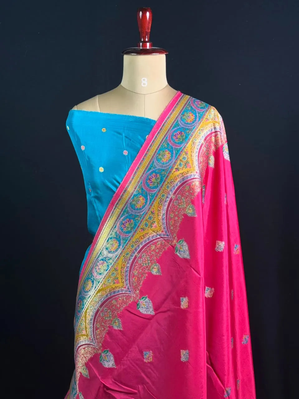 Premium Pashmina Saree with Intricate Paisley Motifs & Ornate Heritage Border