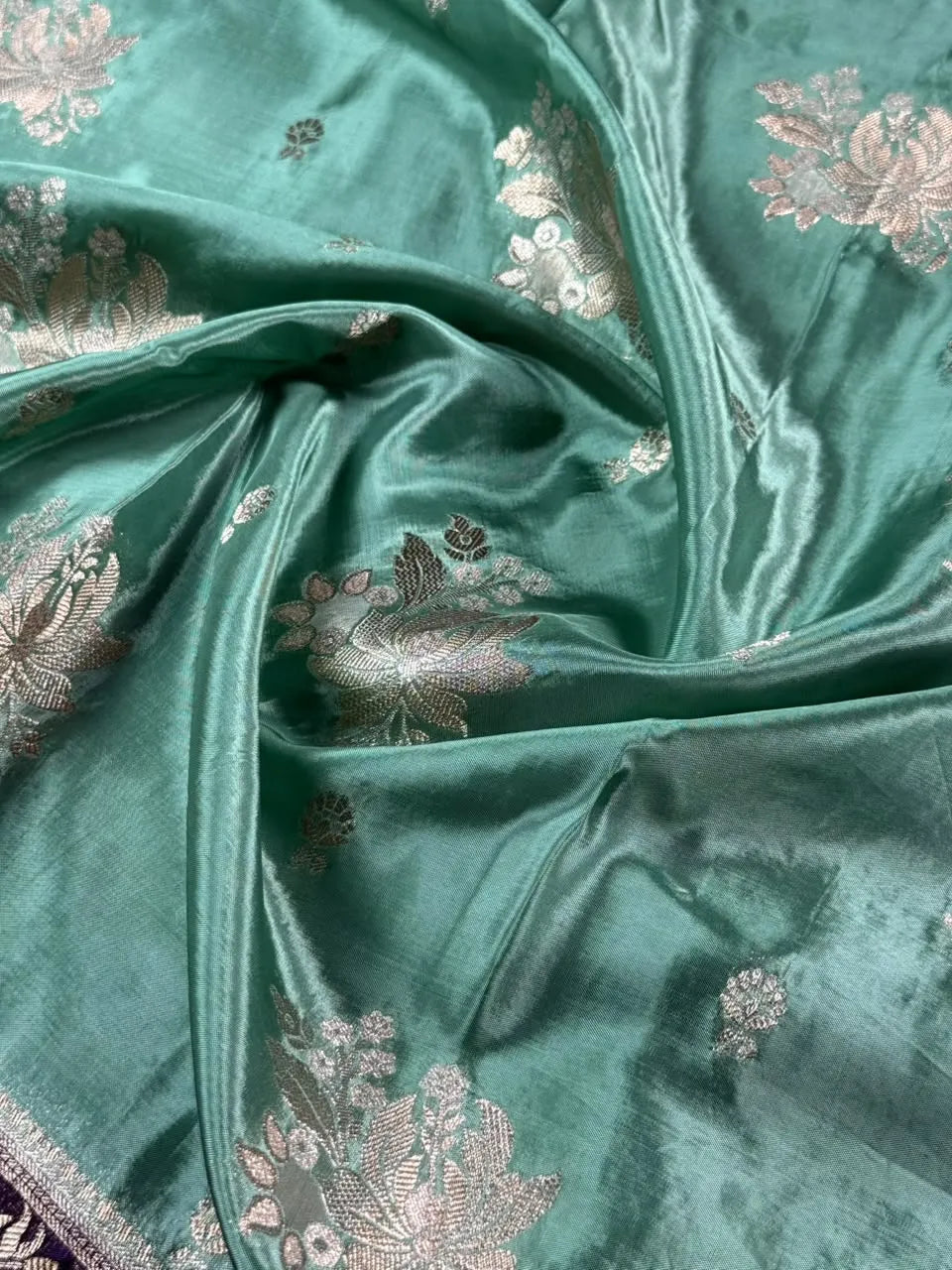 Pure Klassy Viscose Saree 