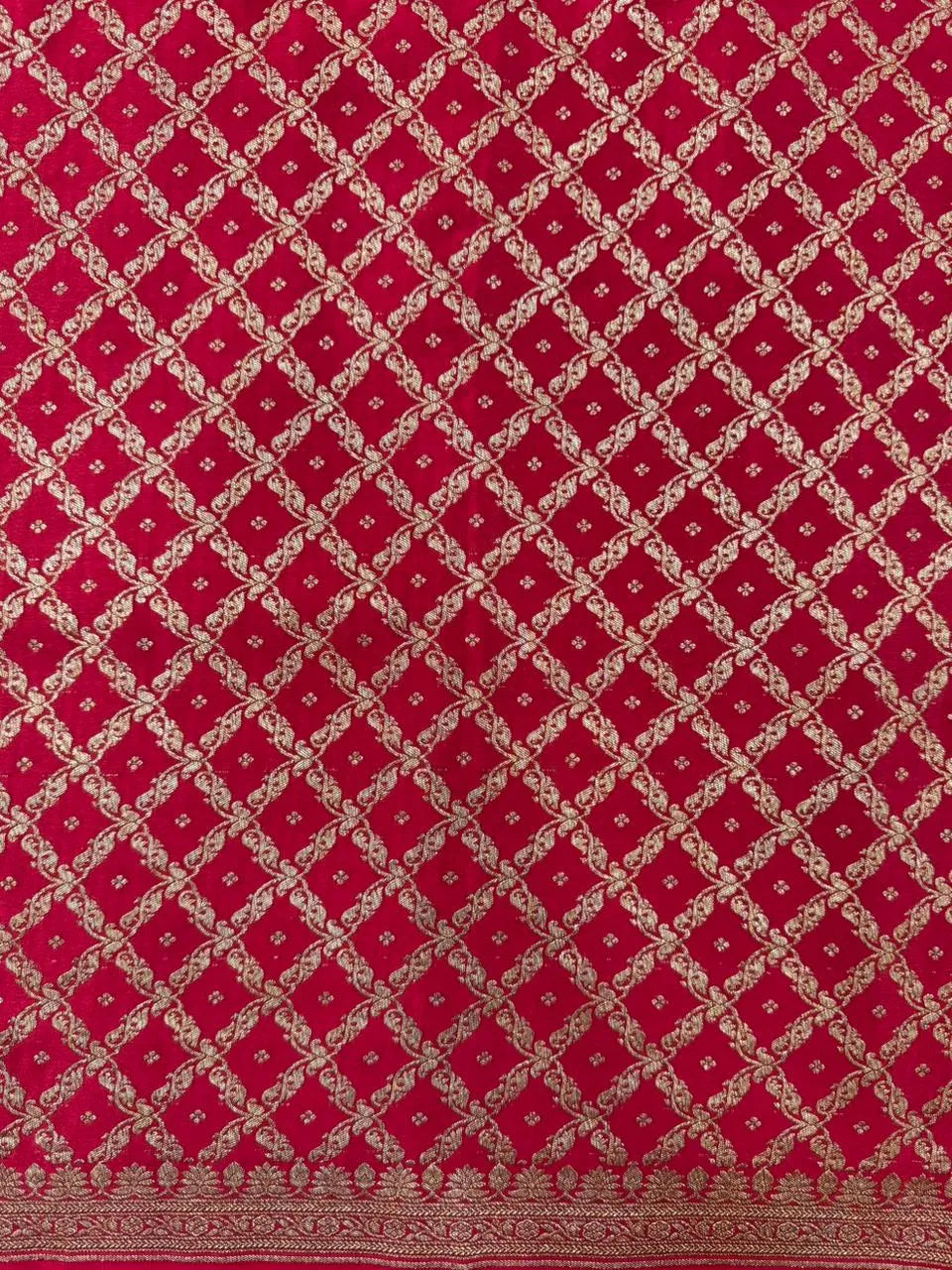 Elegant Pure Banarasi Crepe Silk Saree for Festive Grace