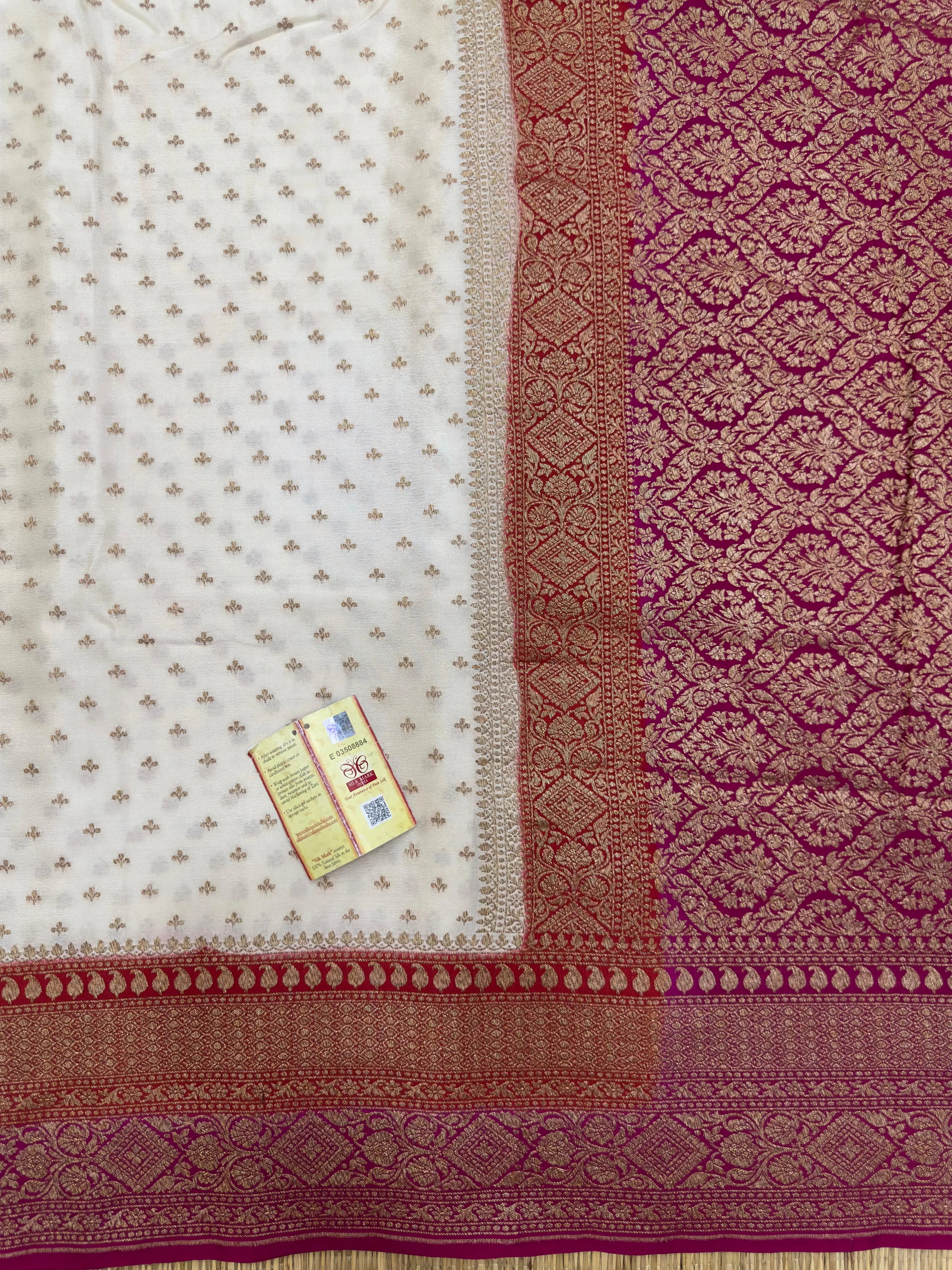Designer 3D Pattern Pure Banarasi Crepe Silk Saree