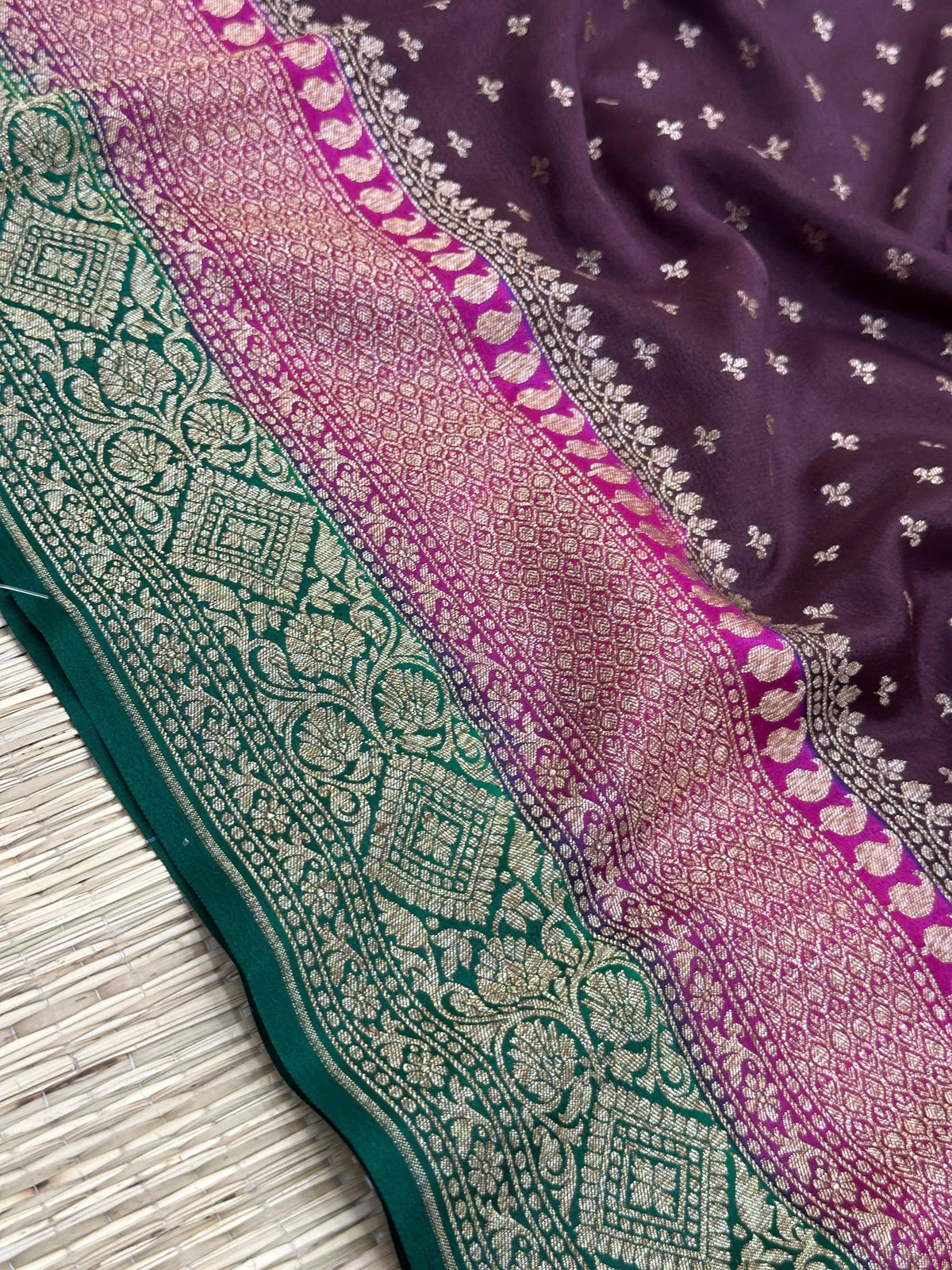 Designer 3D Pattern Pure Banarasi Crepe Silk Saree